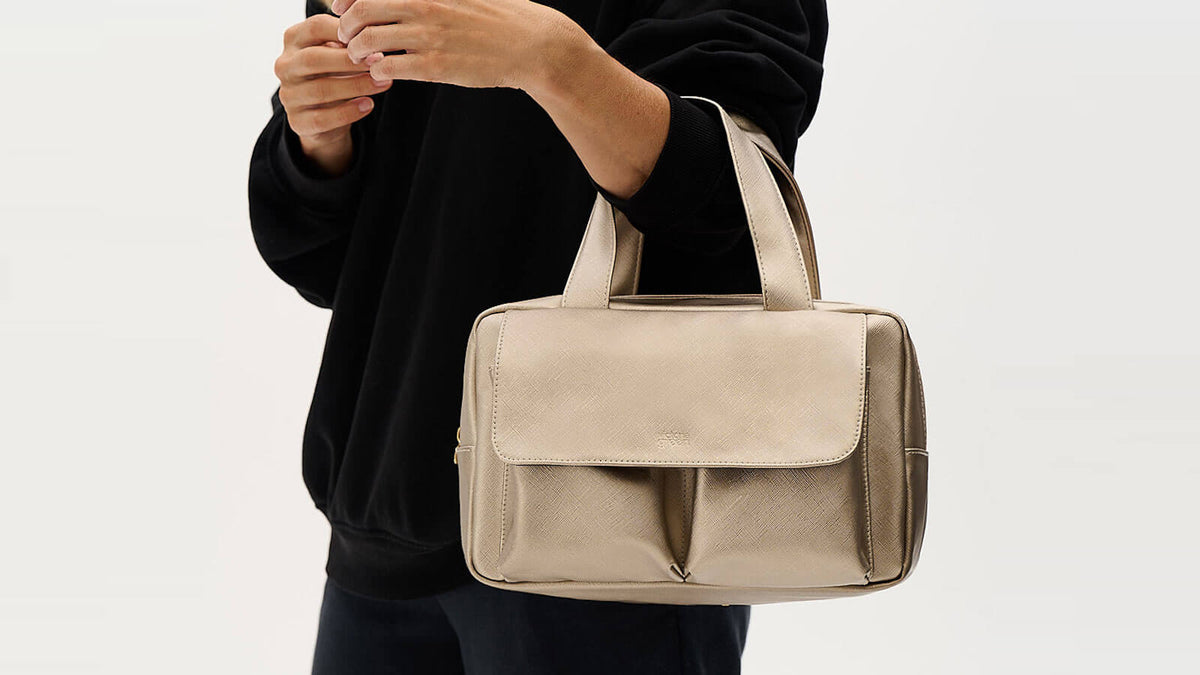 5 Reasons this is the Best Large Wash Bag for Women Victoria Green