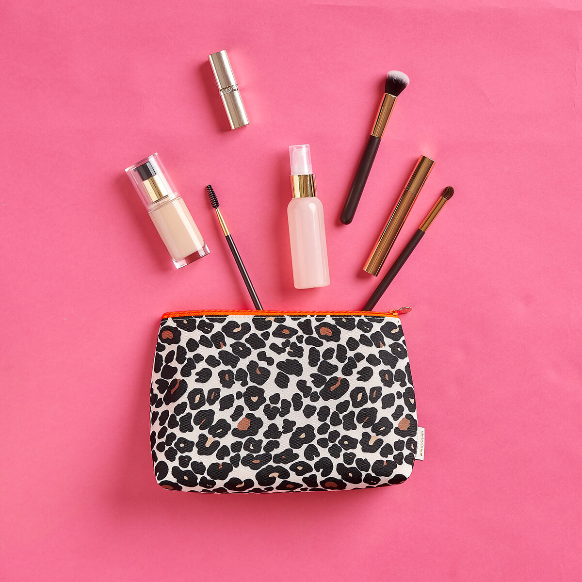 Mia Large Makeup Bag in Leopard Tan Victoria Green