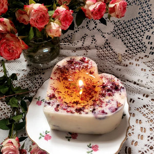 Large Heart Soy Candle with Rose Petals - Jasmine | Pink Gift Box