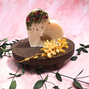 Large Heart Soy Candle with Rose Buds – Champagne & Roses | Pink Gift Box