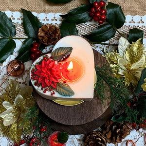 Large Heart Soy Candle with Winter Poinsettia – Hollyberry | Black Gift Box