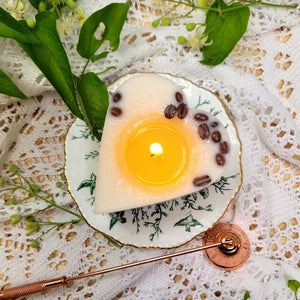 Small Heart Soy Candle with Coffee Beans – Cherry & Coffee | Pink Gift Box