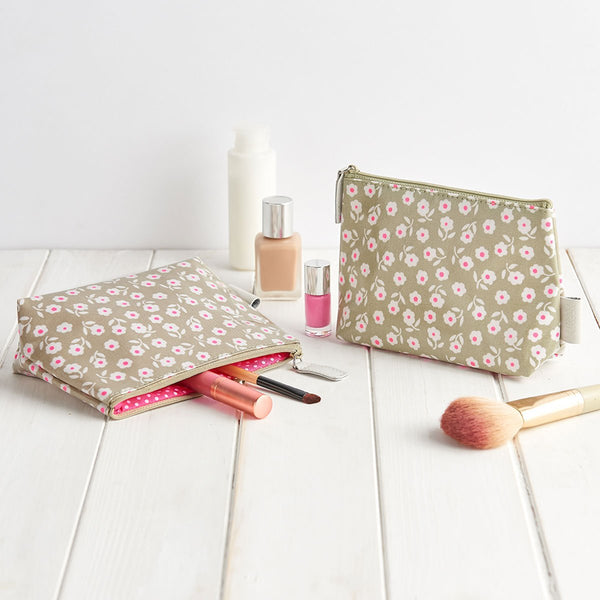 'Daisy' Carry All Wash Bag + Small Makeup Bag Set in Sage